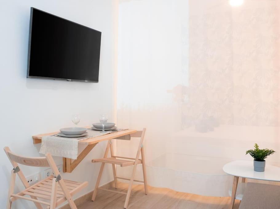 Acogedor Estudio En Triana Con Jacuzzi Y Wifi Seville Exterior photo